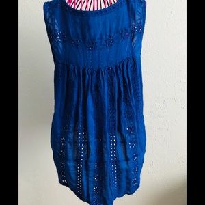 Cute blue blouse with lace on the front & back